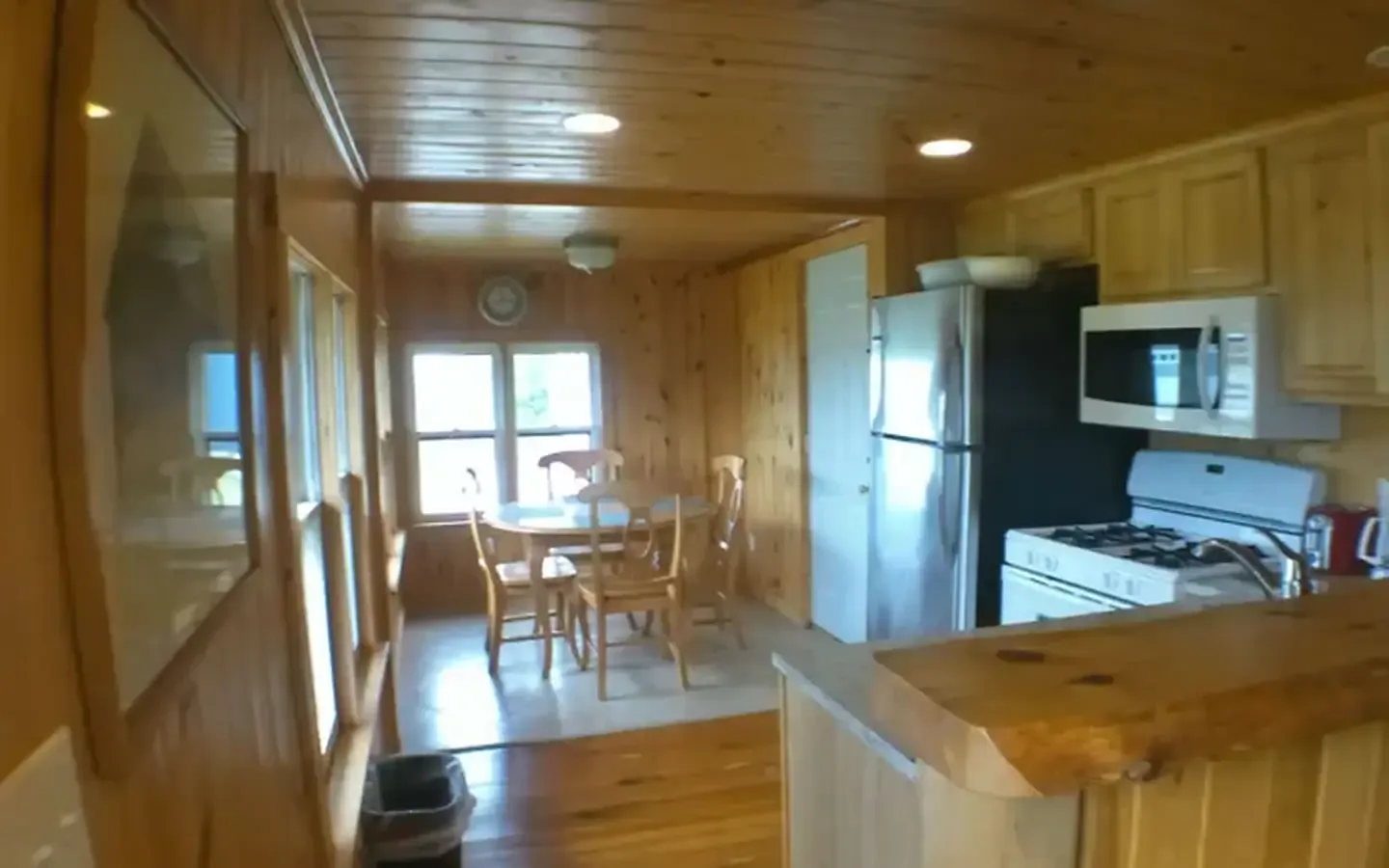 Cottage 1 — 3 Bedrooms with full kitchen and lake view